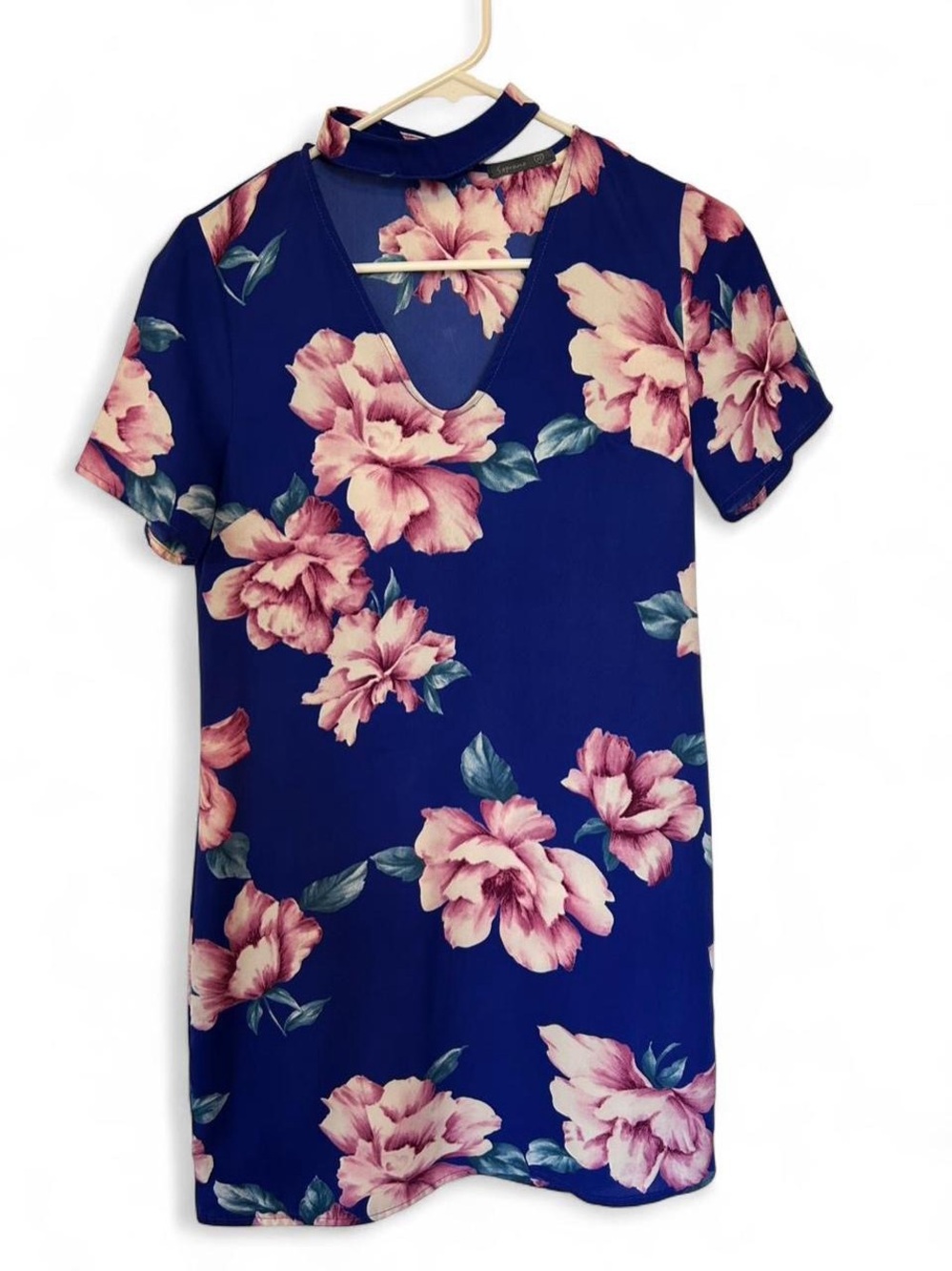 Bright Blue Short-Sleeve Floral V-Neck Top with Choker
